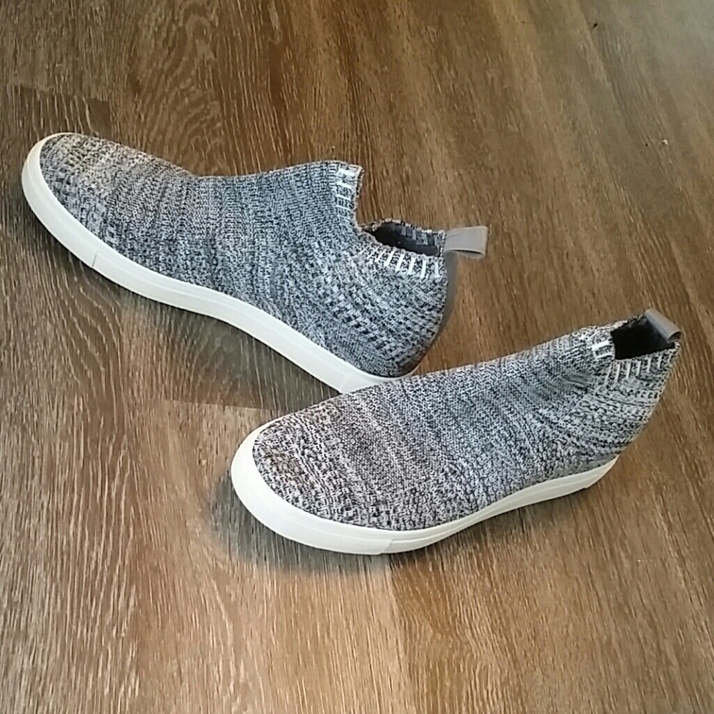 Heeled sneaker